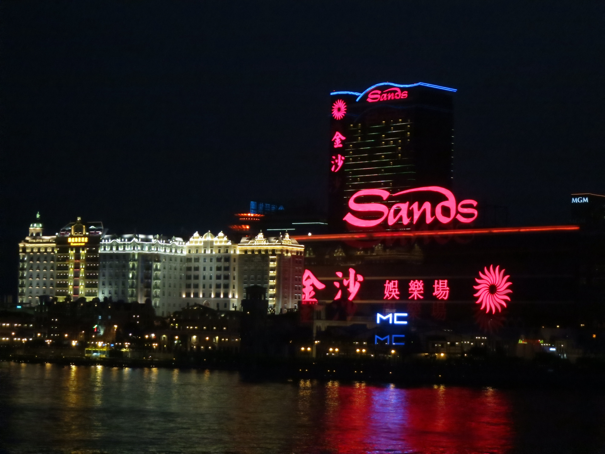 Las Vegas Sands increases its stake in Sands China